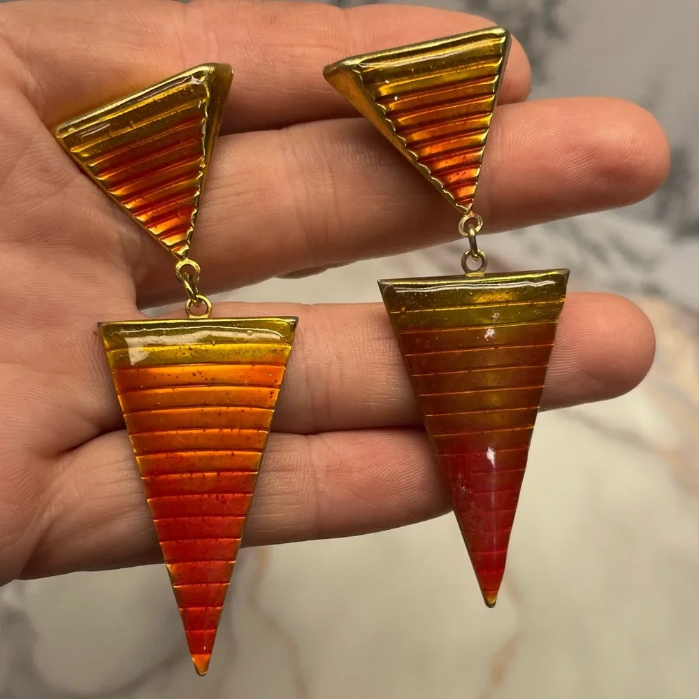 Vintage 80s Triangle Ombré Orange to Red PostBack Earrings